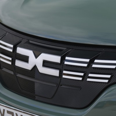 Σε ποια χώρα αγοράζεις νέο Dacia με μόλις 7.942 ευρώ;