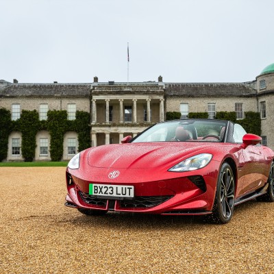 Η MG το γλυπτό αριστούργημα και ο ιστορικός αγώνας