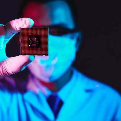 Γιατί η Ευρώπη επενδύει σε εργοστάσια παραγωγής chip;