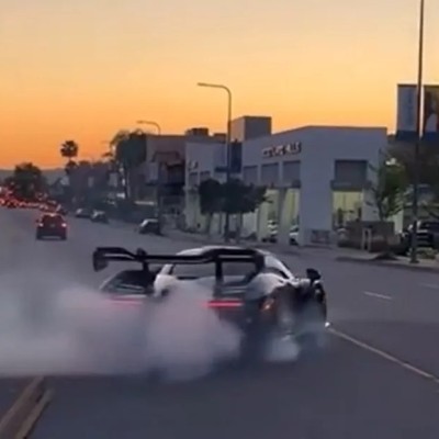 Οδηγός McLaren Senna γίνεται δημοσίως ρεζίλι -Τράκαρε σε αντιπροσωπεία της Lexus [video]