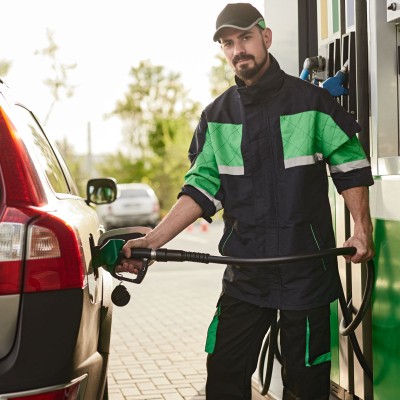 Σου έβαλαν βενζίνη σε diesel αυτοκίνητο; Τι πρέπει να κάνεις άμεσα