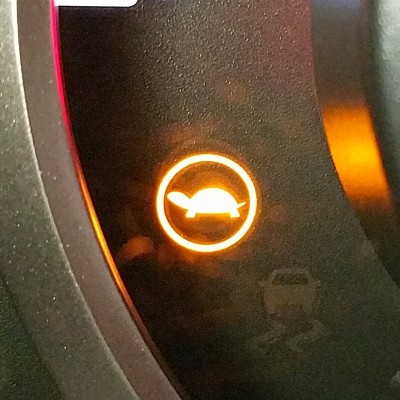 Τι πρέπει να ξέρεις για το λαμπάκι της χελώνας στο αυτοκίνητο;