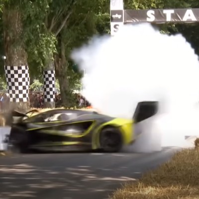 Έριξε στα άχυρα αυτοκίνητο αξίας 2.300.000 ευρώ [video]