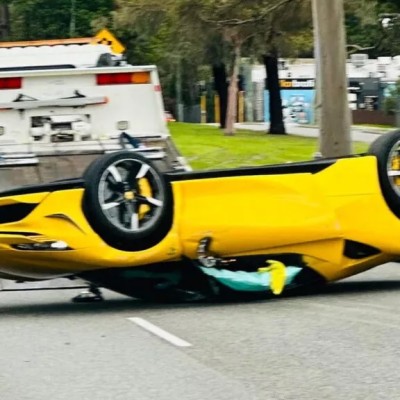 Ferrari SF90 τούμπαρε στη μέση του δρόμου - Πώς συνέβη