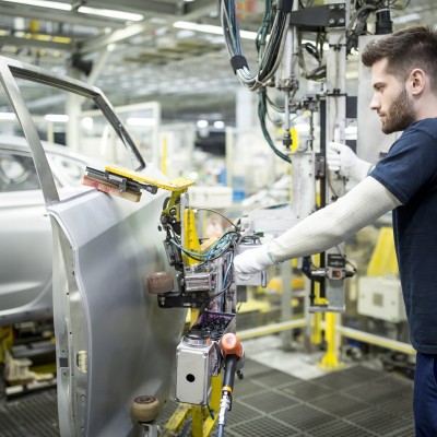 Η Νο 1 αυτοκινητοβιομηχανία προχωρά σε 4ημερη εργασία – Αμετάβλητοι οι μισθοί των εργαζομένων