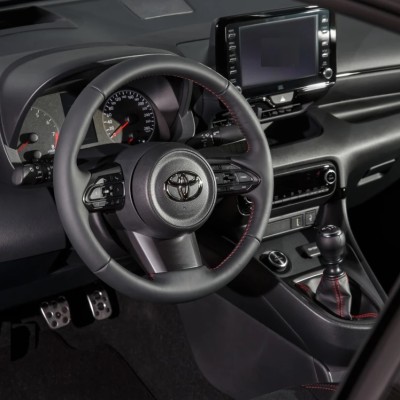 Toyota Yaris πωλείται μεταχειρισμένο πάνω από 55.000 ευρώ στην Ελλάδα - Τι ξεχωριστό έχει