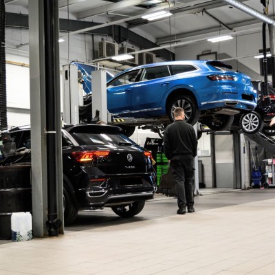 Ηλεκτρικά αυτοκίνητα: 30% φθηνότερο service από τα βενζίνης - Τι δείχνει έρευνα