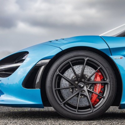 Η εταιρεία που πουλά αυτοκίνητα με μέση τιμή τα 280.000 ευρώ – Δεν είναι η Ferrari