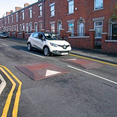 Μπήκαν τα έξυπνα σαμαράκια - Πώς βοηθούν τους μοτοσικλετιστές