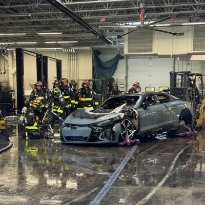 Ηλεκτρικό Audi έγινε στάχτη μέσα σε έκθεση – Δεν είχε κάνει ούτε 1 km