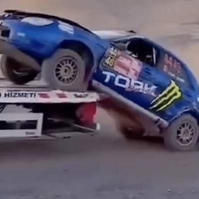Video: Το απόλυτο φιάσκο - Subaru WRX πέφτει από γερανό