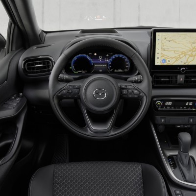 Ετοιμοπαράδοτο στα 19.900 ευρώ το υβριδικό Mazda που καίει 3,8 lt/100km – Είναι No1 σε πωλήσεις