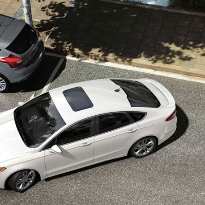 Πώς θα παρκάρεις ανάμεσα σε 2 αυτοκίνητα σε χρόνο μηδέν - Το μεγάλο μυστικό