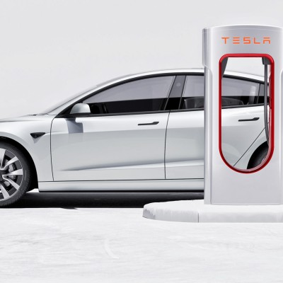 H Tesla βγάζει δις χωρίς να πουλά αυτοκίνητα – Την πληρώνουν οι ανταγωνιστές της