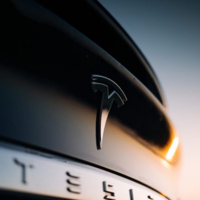 H Tesla κάνει στροφή 180 μοιρών – Έρχεται όχι ένα αλλά μια σειρά προσιτών EV’s
