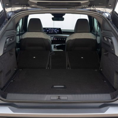 Έρχεται Ελλάδα το SUV της Peugeot με το μεγαλύτερο πορτμπαγκάζ όλων - Χωράει έως 12 βαλίτσες