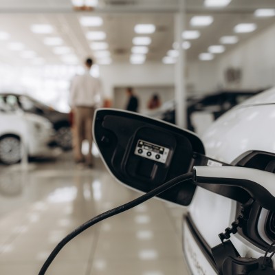 Ευρώπη: Η χώρα των 5,5 εκατ. κατοίκων - Πούλησε σε 1 μήνα 10.942 ηλεκτρικά αυτοκίνητα