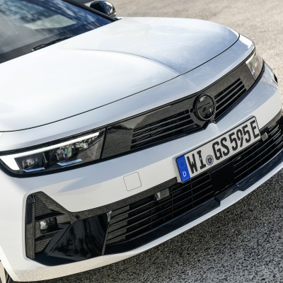 Έχασε η BMW των 28.960 ευρώ – Τους ξεπέρασε όλους ένα αυτοκίνητο της Opel