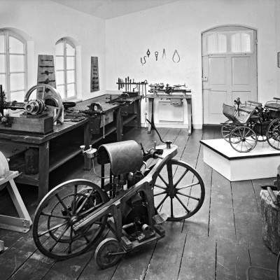 Gottlieb Daimler: Ο δημιουργός του πρώτου αυτοκινήτου στον κόσμο – 125 χρόνια ιστορίας