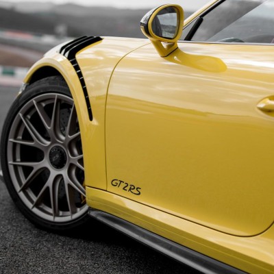 Η σκανδαλώδης τιμή της νέας Porsche – Με λίστα οι παραδόσεις