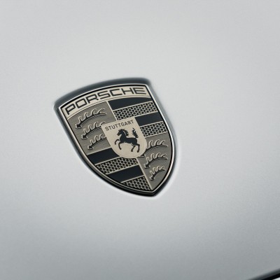 Αυτή είναι η ηλεκτρική Porsche Cayenne – Έσπασε ήδη ρεκόρ ταχύτητας [video]