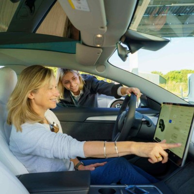 Έρευνα: Οι μισοί οδηγοί χρειάζονται μάθημα για ηλεκτρικά - Για ποιον λόγο;