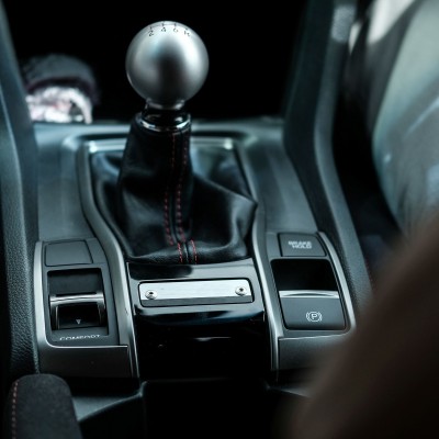 Αποτελεί το χειροκίνητο κιβώτιο είδος προς εξαφάνιση;