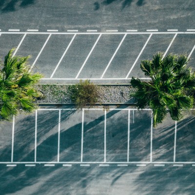 Ελλάδα: Ο απίθανος νέος νόμος για την ελεύθερη στάθμευση – Πρόστιμα και φυλάκιση