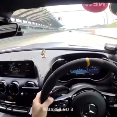 Mercedes-AMG GT βγήκε με 230 km/h - Διαλύθηκε τελειώς [video]