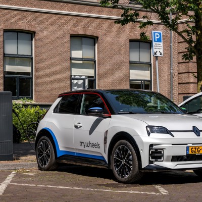 Η πόλη της Ευρώπης που παίρνει ενέργεια από το Renault 5 E-Tech