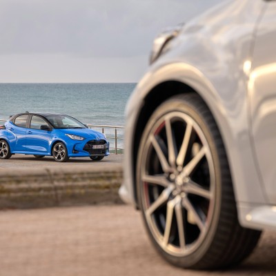 Πώς θα πληρώσω την ασφάλεια με δόσεις και χρεωστική;