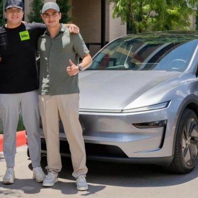 Παραδόθηκε το πρώτο αυτοκίνητο χωρίς οδηγό – Κινήθηκε μόνο του για 30 λεπτά