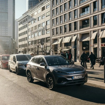 Στην Ελλάδα οι «κρυφοί» φορτιστές για όσους δεν διαθέτουν parking – Πότε θα μπουν οι πρώτοι;