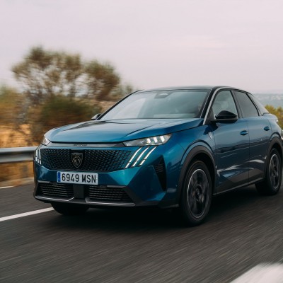 Νέα φθηνότερη έκδοση κατά 3.000 ευρώ για το Peugeot 3008 Hybrid - Η τιμή του