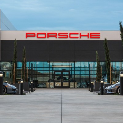 Πόσες Porsche αγόρασαν οι Έλληνες το 2025 - Για ποιο αυτοκίνητο δίνουν 152.000 ευρώ