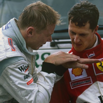 Η άγνωστη κουβέντα – Τι είπαν Hakkinen και Schumacher στην ιστορική φωτογραφία [video]