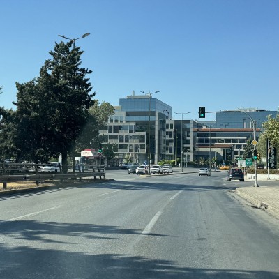 Άδειασαν οι δρόμοι στην Αθήνα