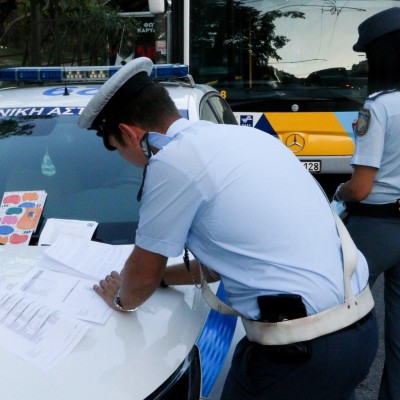 Χαμός με τα έσοδα από τα πρόστιμα του νέου ΚΟΚ – Πού θέλει να δώσει τα 150 εκατ. ευρώ η κυβέρνηση