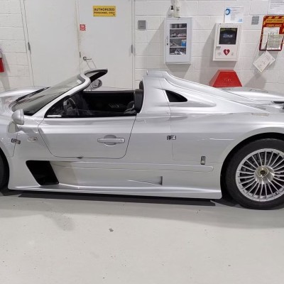 Στα χέρια του FBI το αυτοκίνητο του Νο1 καταζητούμενου στον κόσμο – Η σπάνια Mercedes CLK GTR Roadster