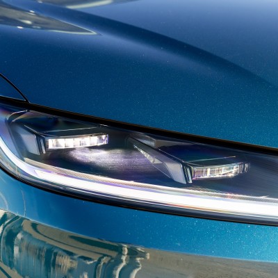 Αυτή η κινεζική εταιρεία πούλησε τρεις φορές περισσότερο από την Tesla!