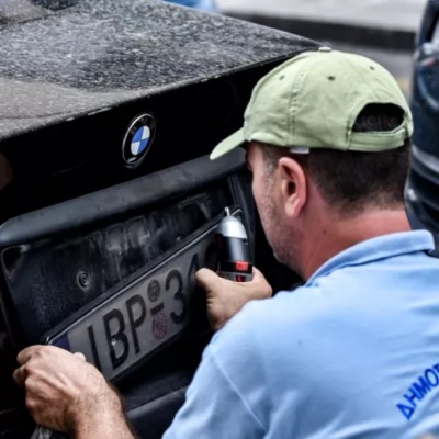 Ποιοι θα πάρουν πίσω πινακίδες και διπλώματα για τα Χριστούγεννα; Από πού και τι ώρες