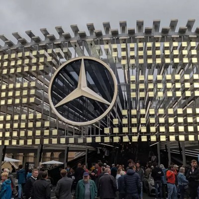 Μόνο η Mercedes τα βάζει με τους Κινέζους μέσα στο σπίτι τους