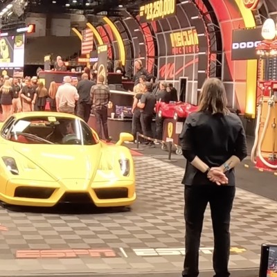 Πλήρωσε 16,5 εκατ. για μια Ferrari Enzo - Που δεν θα οδηγήσει ποτέ