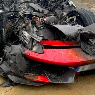 Έκλεψαν Ferrari αξίας 500.000 ευρώ – Και 2 km μετά την διέλυσαν στις μπαριέρες