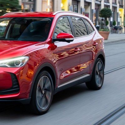 Η κινεζική μάρκα που επέλεξαν 4.502 Έλληνες – Σάρωσε το αυτοκίνητο των 24.050 ευρώ