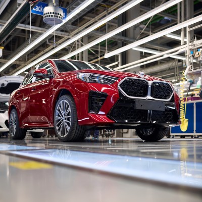 Το εργοστάσιο της BMW που παράγει ένα μοντέλο κάθε 57’’ – Η ναυαρχίδα της φίρμας