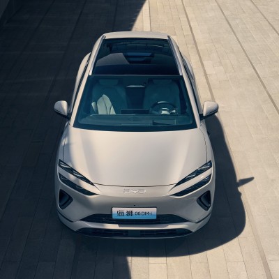 Το PHEV της BYD με 220 km ηλεκτρική αυτονομία και κατανάλωση 0,7 lt/100 km