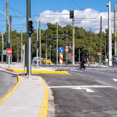 Αθήνα: Το νέο φανάρι που επιτρέπει την αναστροφή πριν το Σύνταγμα