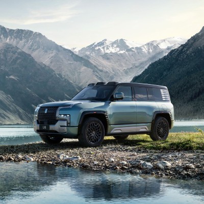 Το καλύτερο SUV της BYD – Κοστίζει 155.000 ευρώ και κοντράρει Maybach και Rolls-Royce