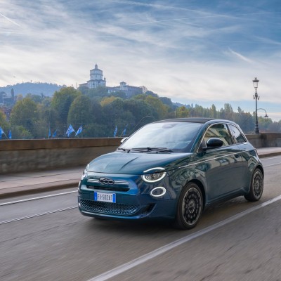 Έφτασε Ελλάδα το νέο FIAT 500 Hybrid – Δείτε τι προσφέρει στα 19.213 ευρώ